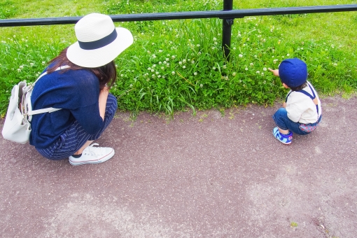 女性と子供